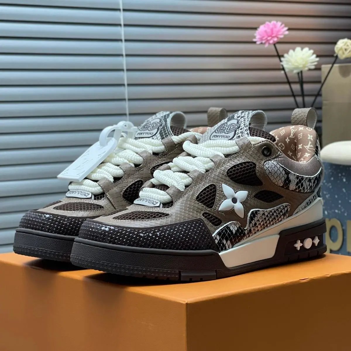 LV Skate Top